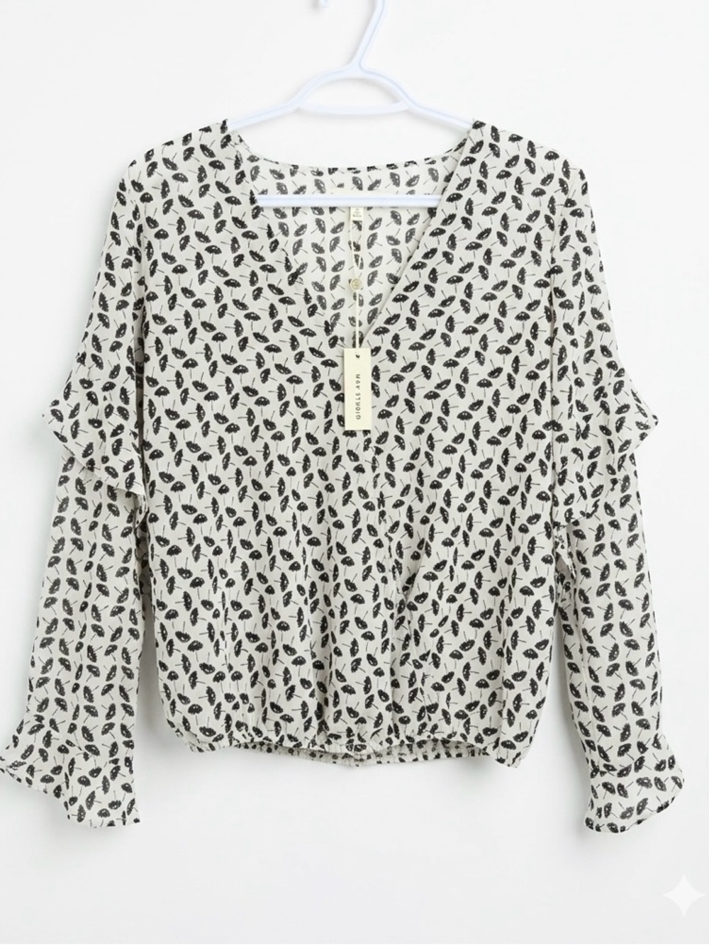 NWT Max Studio Chic Black and White Umbrella Patterned Women's Top Academia S